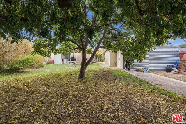 1833 Armacost Avenue, Los Angeles, CA 90025 — photo 37 of 39