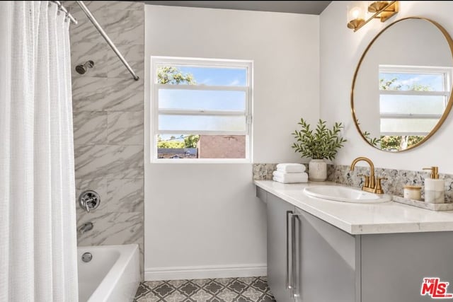 8117 S Normandie Avenue, Los Angeles, CA 90044 — photo 11 of 19