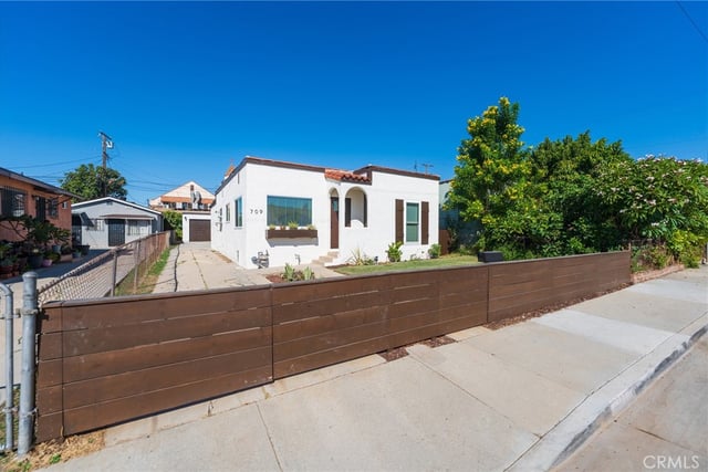 709 Fraser Avenue, Los Angeles, CA 90022 — photo 2 of 26