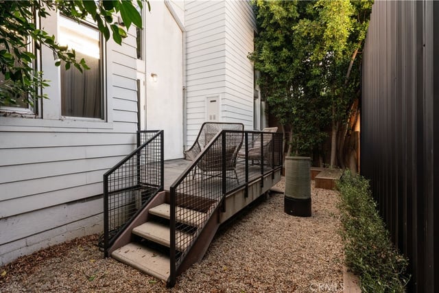 1037 N Laurel Avenue 11B, Los Angeles, CA 90046 — photo 27 of 32