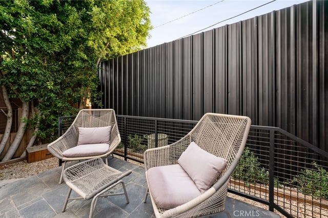 1037 N Laurel Avenue 11B, Los Angeles, CA 90046 — photo 29 of 32