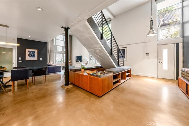1037 N Laurel Avenue 11B, Los Angeles, CA 90046 — photo 5 of 32