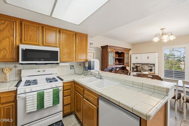 5968 Paseo Encantada, Camarillo, CA 93012 — photo 11 of 34