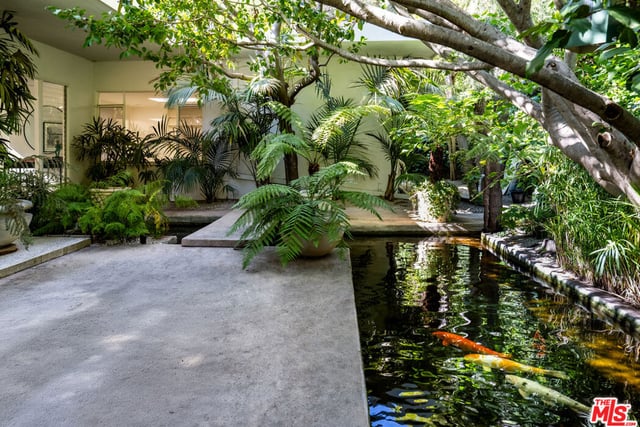 1121 Loma Vista Drive, Beverly Hills, CA 90210 — photo 3 of 32