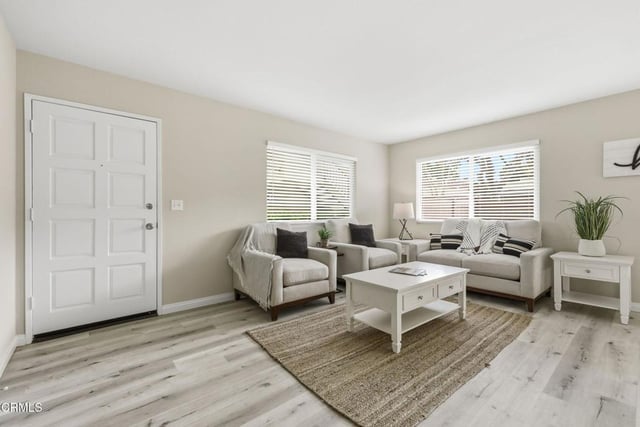 596 Melville Lane, Ventura, CA 93003 — photo 3 of 28