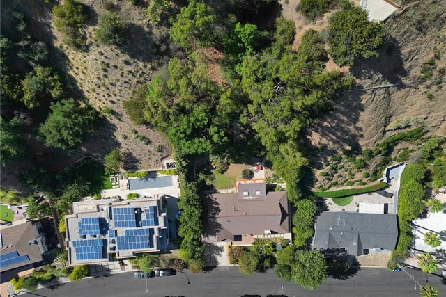 3433 Green Vista Drive, Encino, CA 91436 — photo 32 of 35