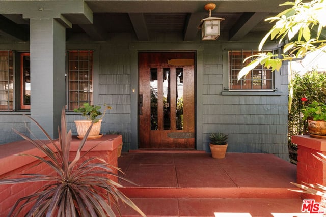 2915 S Budlong Avenue, Los Angeles, CA 90007 — photo 3 of 64