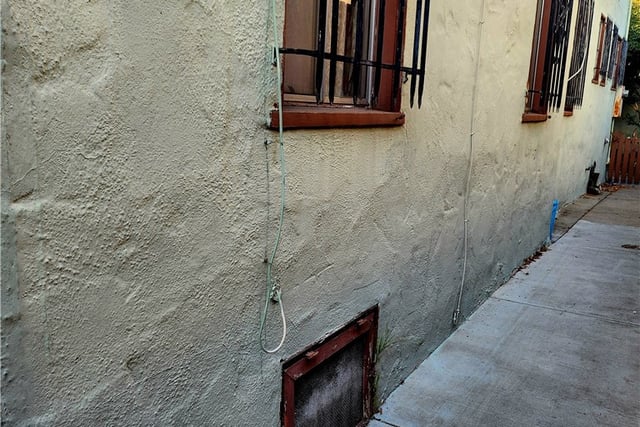 6812 S Van Ness, Los Angeles, CA 90047 — photo 22 of 28