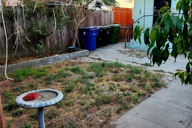 6812 S Van Ness, Los Angeles, CA 90047 — photo 25 of 28