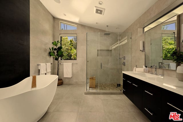2110 Westridge Road, Los Angeles, CA 90049 — photo 32 of 45