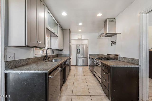 405 W Beverly Drive, Oxnard, CA 93030 — photo 14 of 37