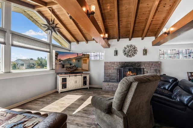 405 W Beverly Drive, Oxnard, CA 93030 — photo 7 of 37