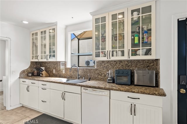 1912 N Kenneth Rd, Burbank, CA 91504 — photo 5 of 29