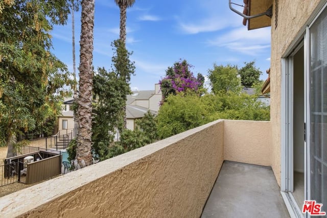 19250 Oxnard Street, Tarzana, CA 91356 — photo 26 of 39