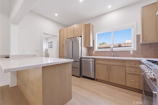 3895 3rd, Los Angeles, CA 90008 — photo 3 of 8