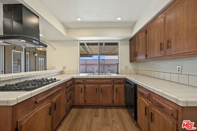 18612 Rayen Street, Northridge, CA 91324 — photo 9 of 27