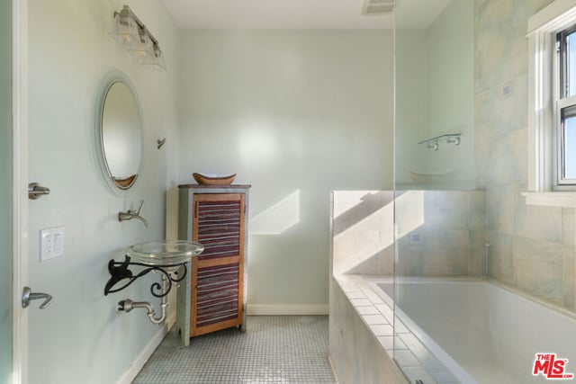 1642 Elevado Street, Los Angeles, CA 90026 — photo 32 of 42