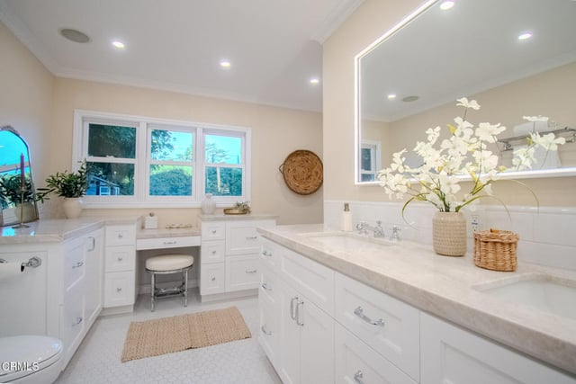 1524 Virginia Avenue, Glendale, CA 91202 — photo 10 of 25
