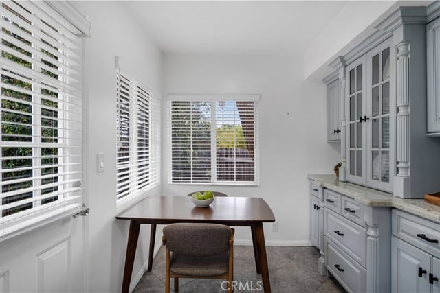 10207 Camarillo Street, Toluca Lake, CA 91602 — photo 11 of 32