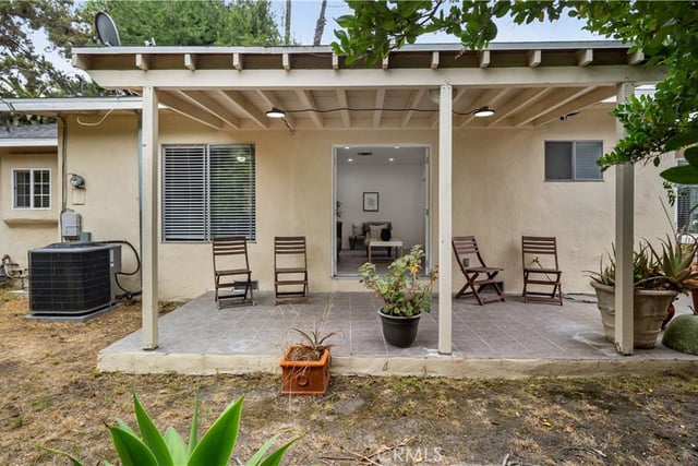 10207 Camarillo Street, Toluca Lake, CA 91602 — photo 22 of 32