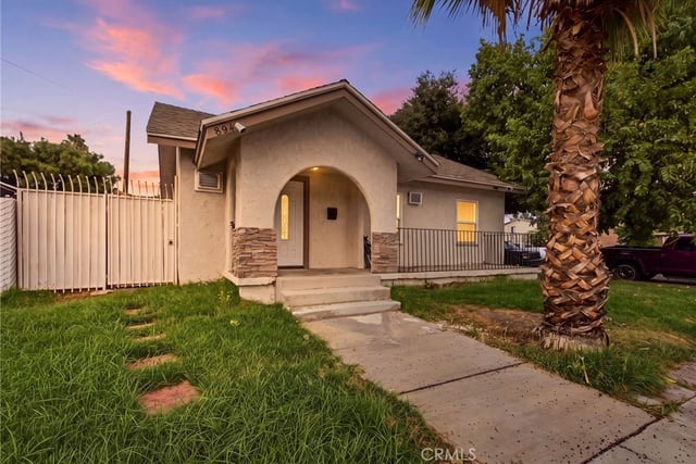 891 E 6th, Pomona, CA 91766 — photo 3 of 33
