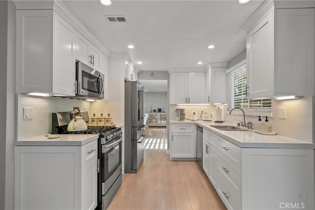 8311 Topeka Drive, Northridge, CA 91324 — photo 14 of 42