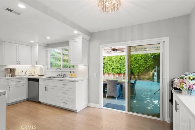 8311 Topeka Drive, Northridge, CA 91324 — photo 16 of 42