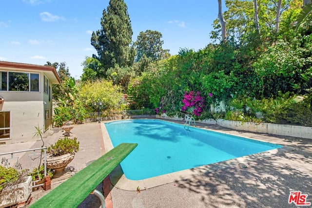 108 N Thurston Avenue, Los Angeles, CA 90049 — photo 11 of 54