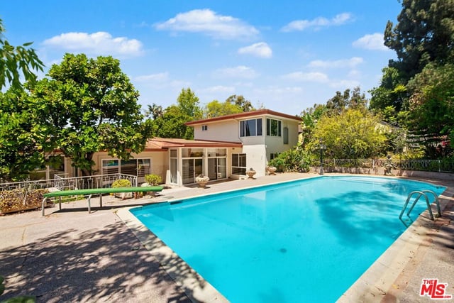 108 N Thurston Avenue, Los Angeles, CA 90049 — photo 12 of 54