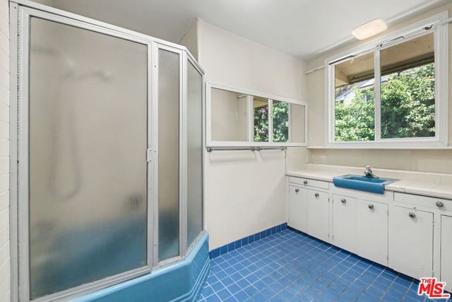 108 N Thurston Avenue, Los Angeles, CA 90049 — photo 46 of 54