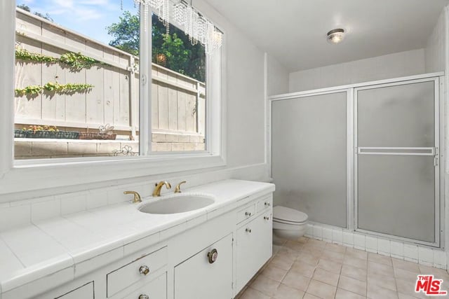 108 N Thurston Avenue, Los Angeles, CA 90049 — photo 47 of 54