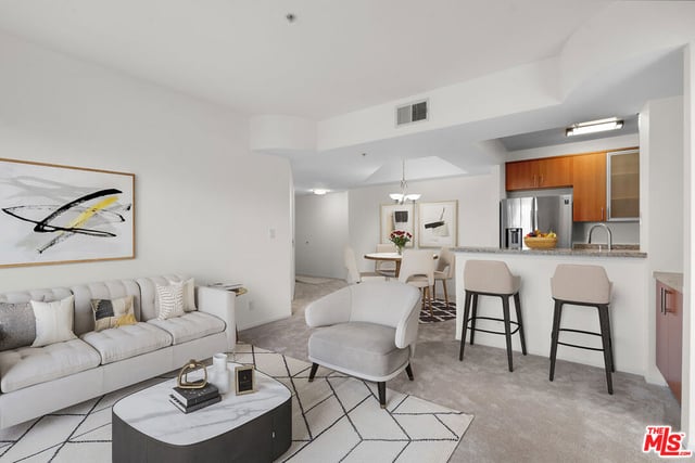 620 S Gramercy Place 301, Los Angeles, CA 90005 — photo 12 of 40