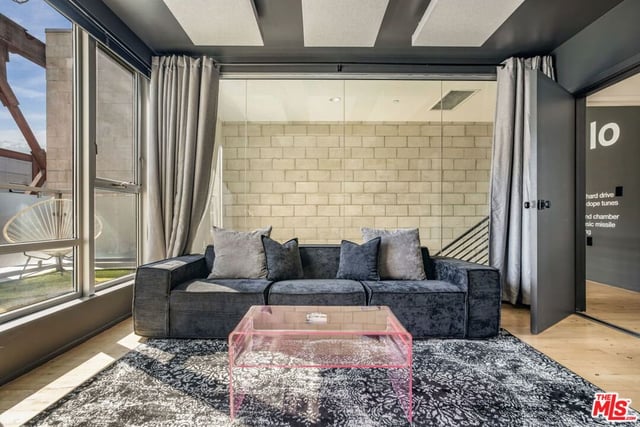 3450 Cahuenga Boulevard 604, Los Angeles, CA 90068 — photo 20 of 28
