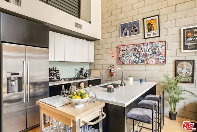 3450 Cahuenga Boulevard 604, Los Angeles, CA 90068 — photo 9 of 28