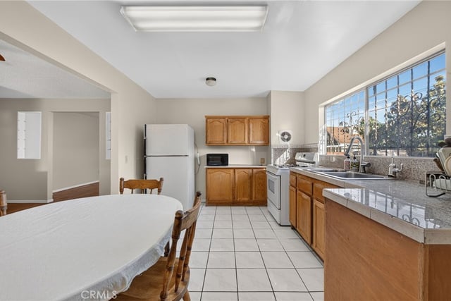 1135 Larch, Inglewood, CA 90301 — photo 18 of 39