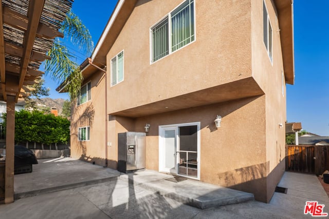 1051 E Verdugo Avenue, Burbank, CA 91501 — photo 31 of 42