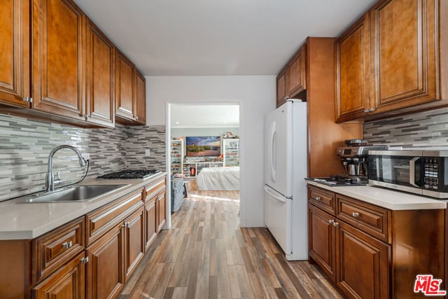 1051 E Verdugo Avenue, Burbank, CA 91501 — photo 35 of 42