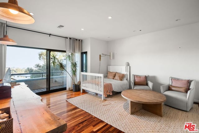 1026 N Tigertail Road, Los Angeles, CA 90049 — photo 17 of 21