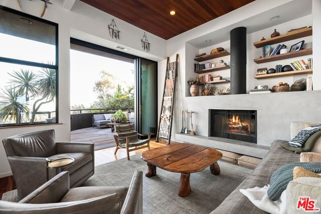 1026 N Tigertail Road, Los Angeles, CA 90049 — photo 5 of 21