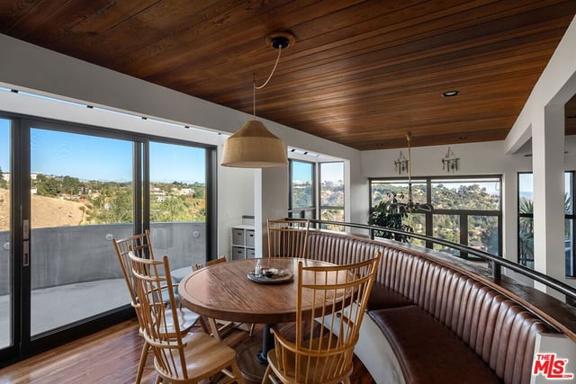 1026 N Tigertail Road, Los Angeles, CA 90049 — photo 9 of 21