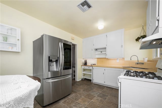 3708 Albury Avenue, Long Beach, CA 90808 — photo 10 of 46