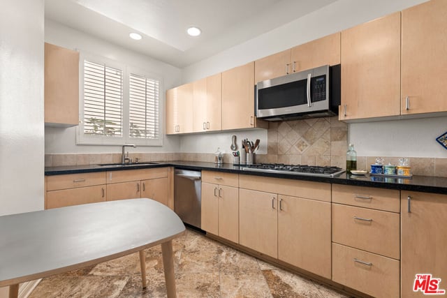 5350 Sepulveda Boulevard 7, Los Angeles, CA 91411 — photo 6 of 16