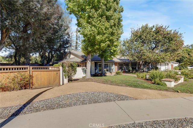 22271 Craggy View, Chatsworth, CA 91311 — photo 4 of 43