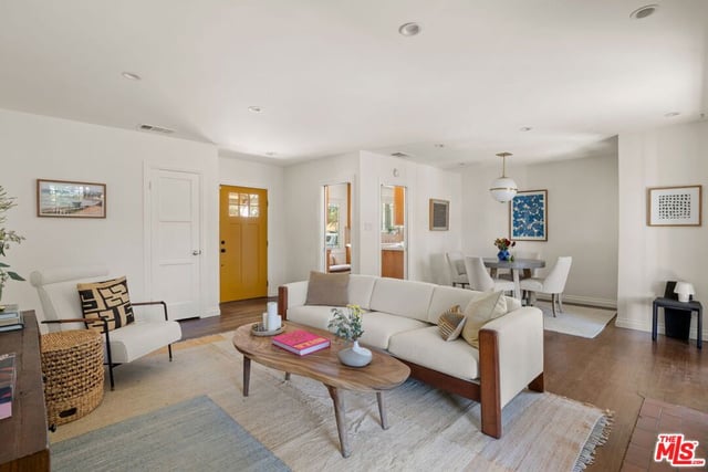 7033 Quartz Avenue, Winnetka, CA 91306 — photo 4 of 24
