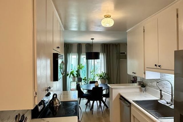 5376 Fairview Boulevard 104, Los Angeles, CA 90056 — photo 4 of 11