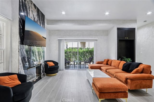 10659 Bloomfield Street, Toluca Lake, CA 91602 — photo 12 of 50