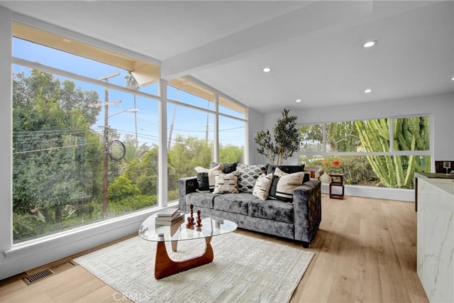 2677 Saxon, Los Angeles, CA 90065 — photo 7 of 28