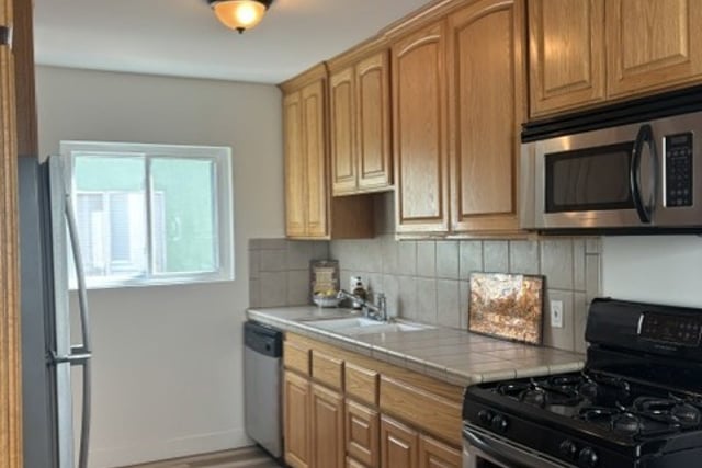 959 W 6th, San Pedro, CA 90731 — photo 2 of 9