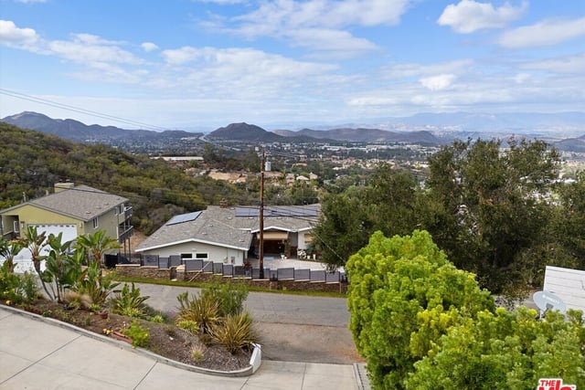 536 S Ventu Park Road, Newbury Park, CA 91320 — photo 5 of 54