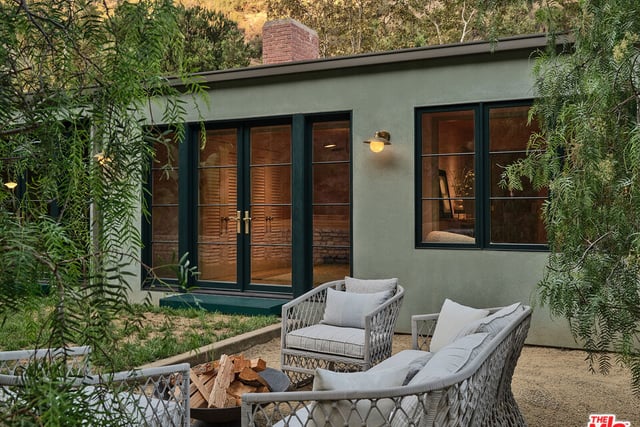 2633 Mandeville Canyon Road, Los Angeles, CA 90049 — photo 6 of 61